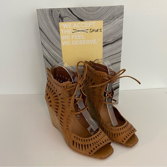 Jeffrey Campbell Rodillo Hi wedge sandal in tan with box - Picture 2 of 10